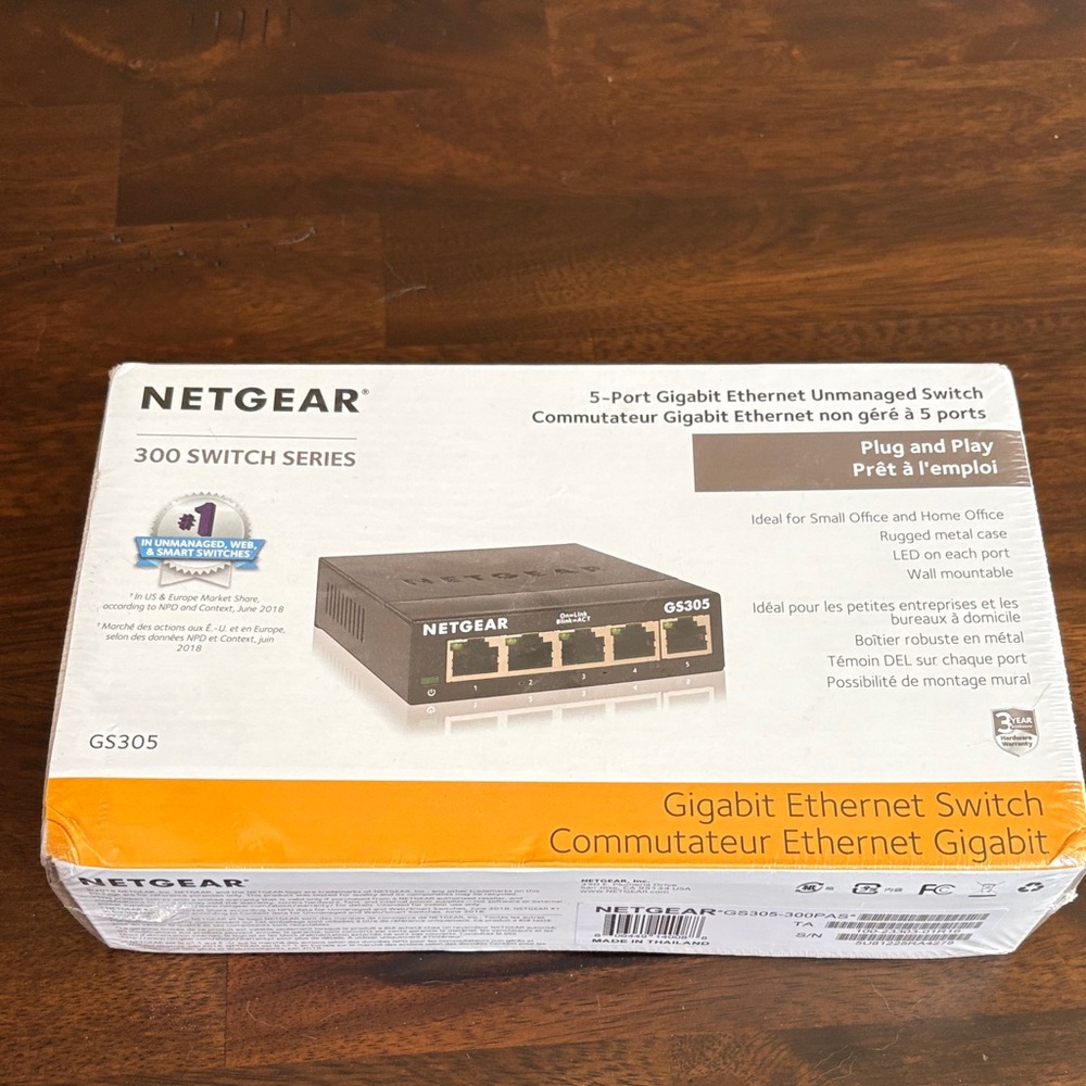Nwtgear 5 Port Switch for Ethernet Cables